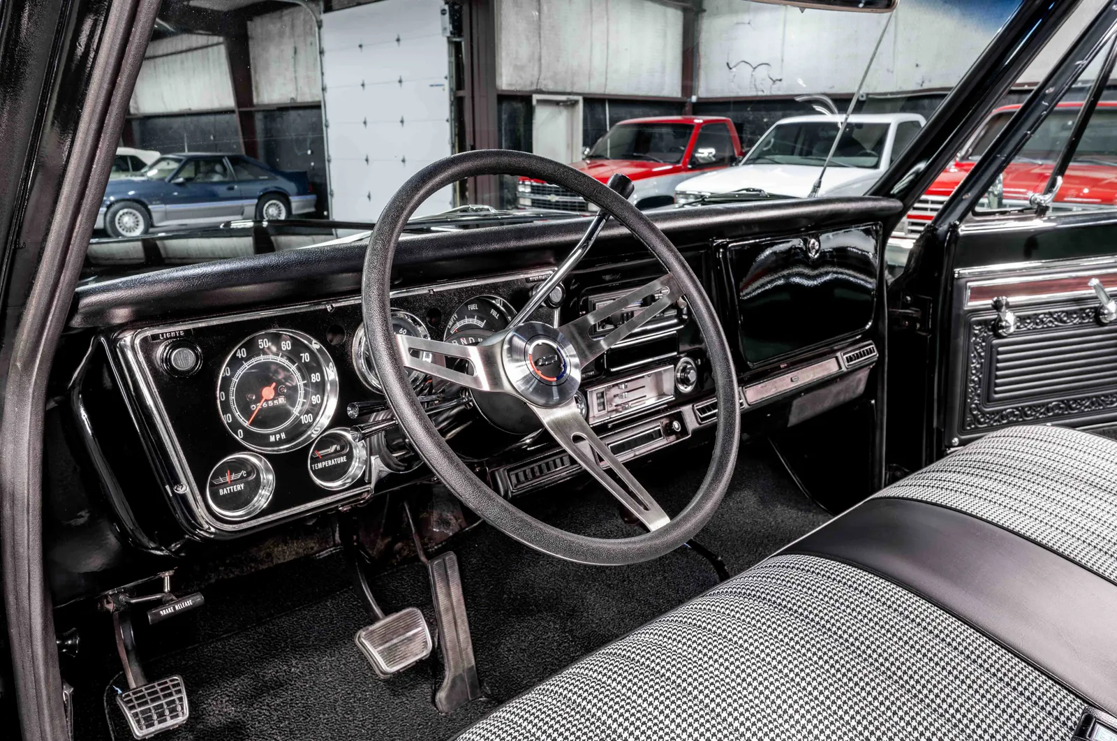 Factory Black 1970-Chevrolet-K10-Black-KE140Z129598-46.jpg